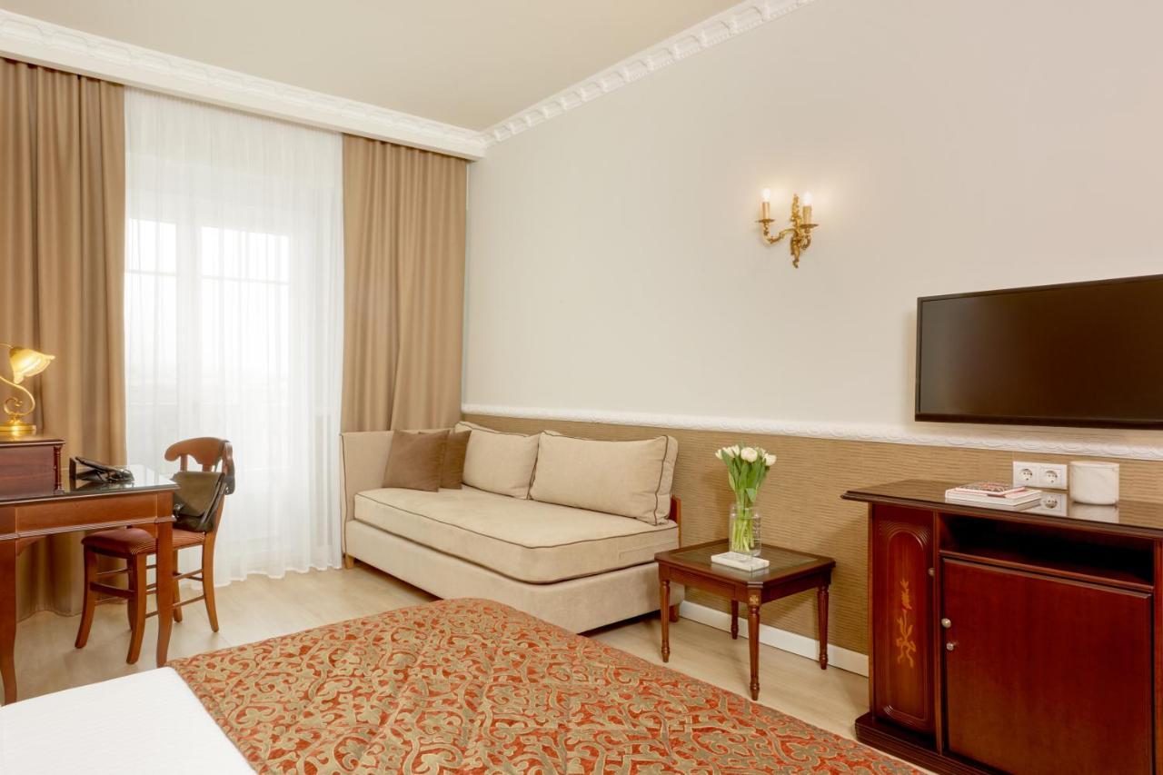 Grand Palace Hotel