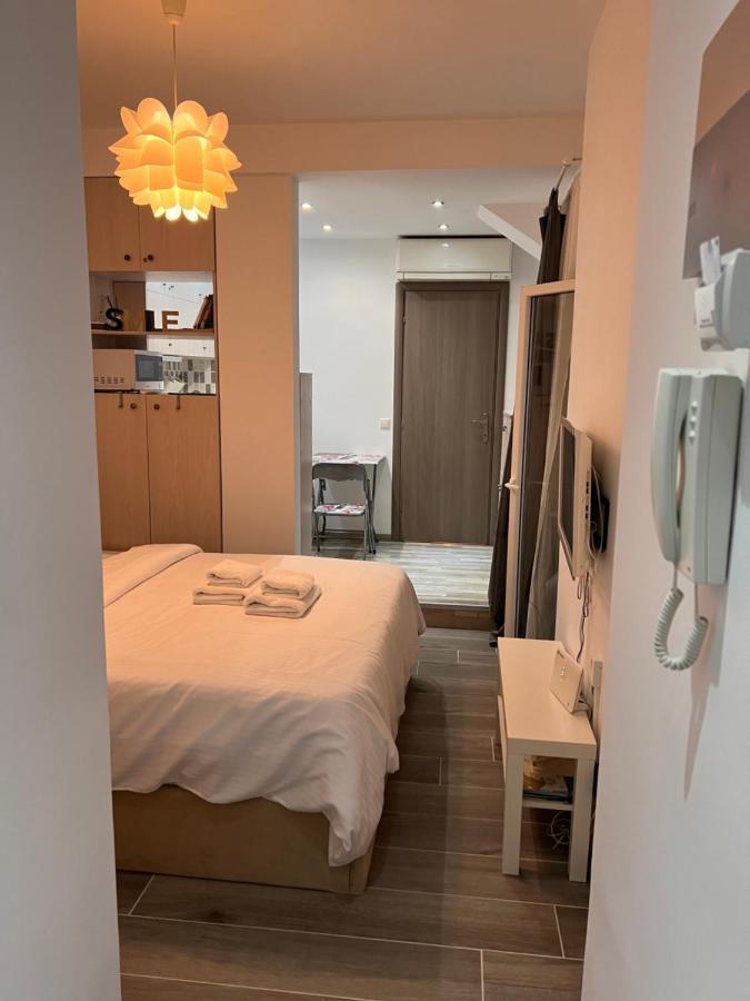 Small Budget Diamond In Agias Sofias. Daire Selanik