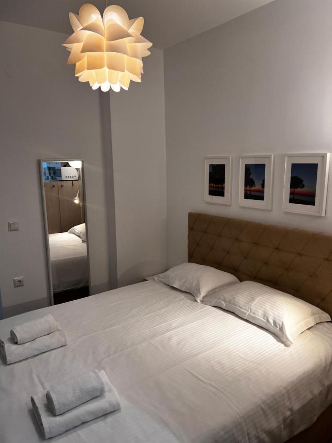 Small Budget Diamond In Agias Sofias. * Thessaloniki