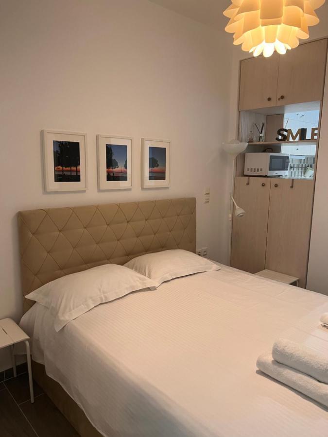Small Budget Diamond In Agias Sofias. *