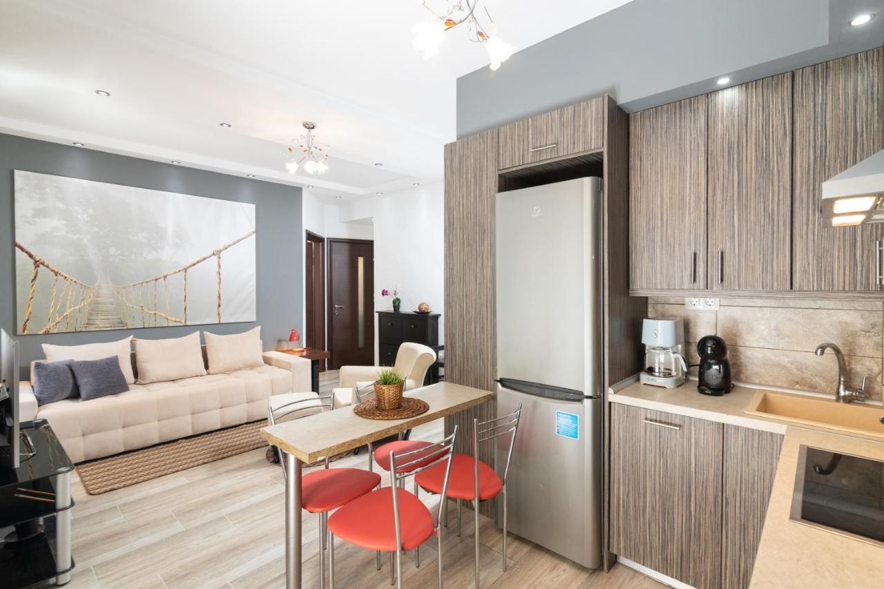Apartment F & B Collection - Flat For 4 *