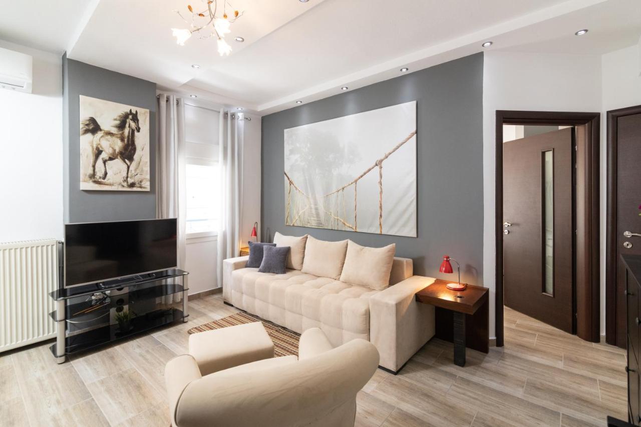 F & B Collection - Flat For 4 Apartment
