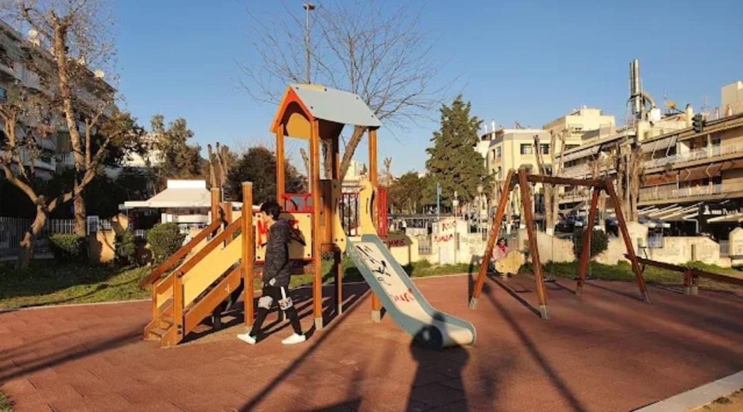 Sea View Across The Golden Bay Beach, Cosy Sunny, Spacious In Aretsou Kalamaria * Thessaloniki