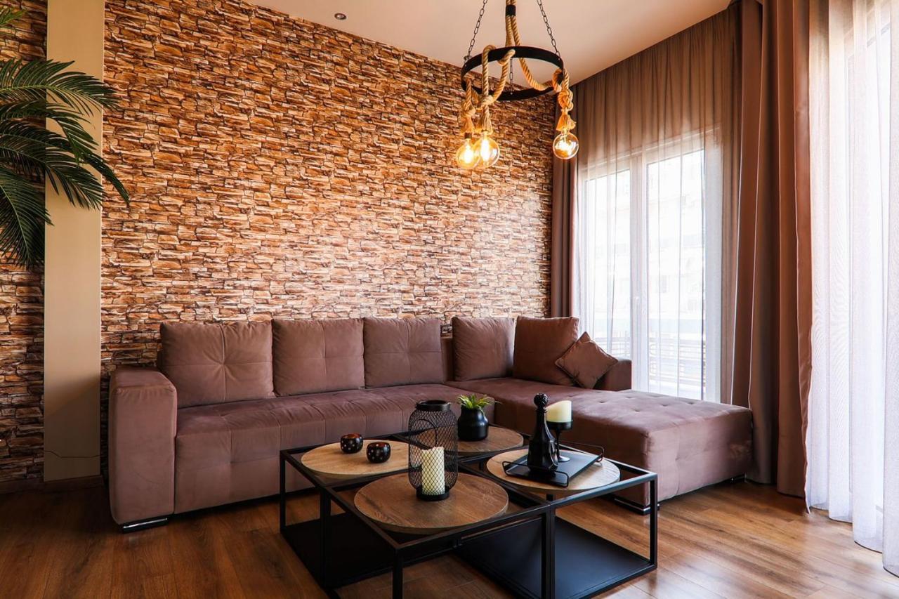 Superior One Luxury Apartment *