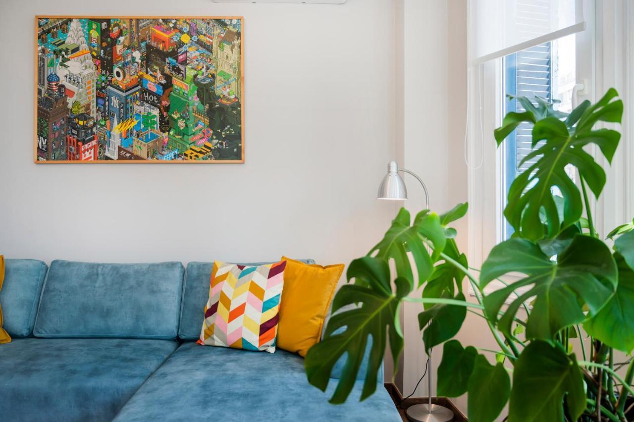 Fandango By Halu!, Gorgeous Neoclassical Next To Metro Station Apartment *