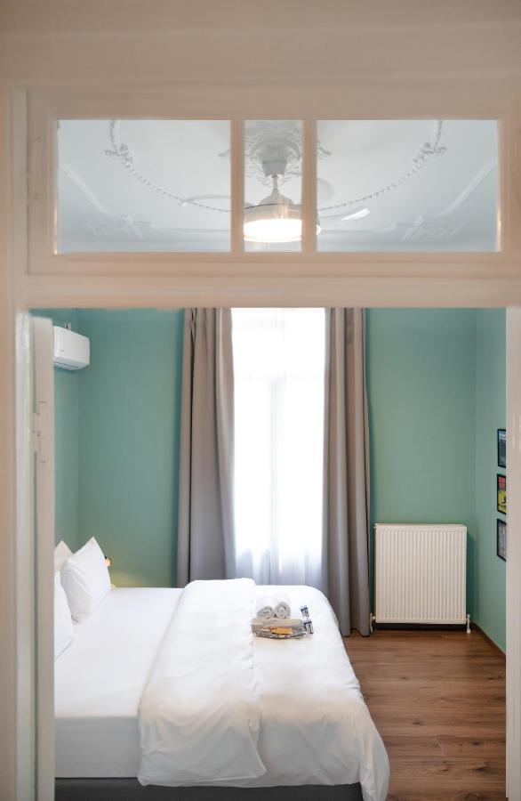 Fandango By Halu!, Gorgeous Neoclassical Next To Metro Station * Thessaloniki