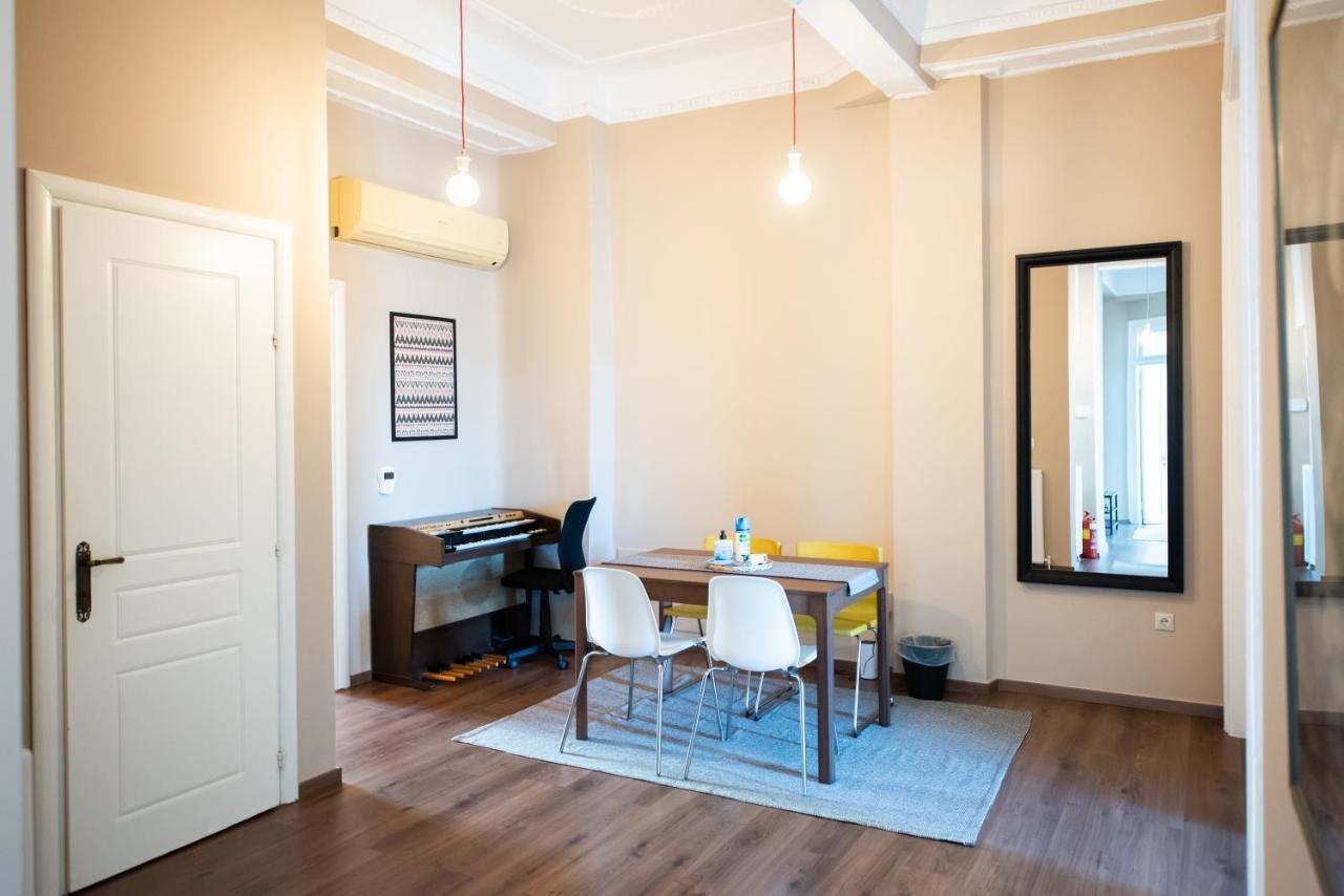 Fandango By Halu!, Gorgeous Neoclassical Next To Metro Station Apartment