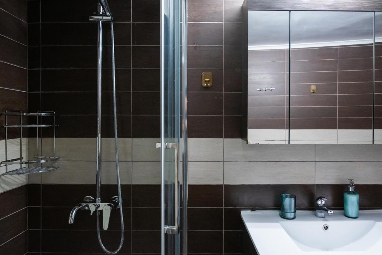 Fandango By Halu!, Gorgeous Neoclassical Next To Metro Station * Thessaloniki