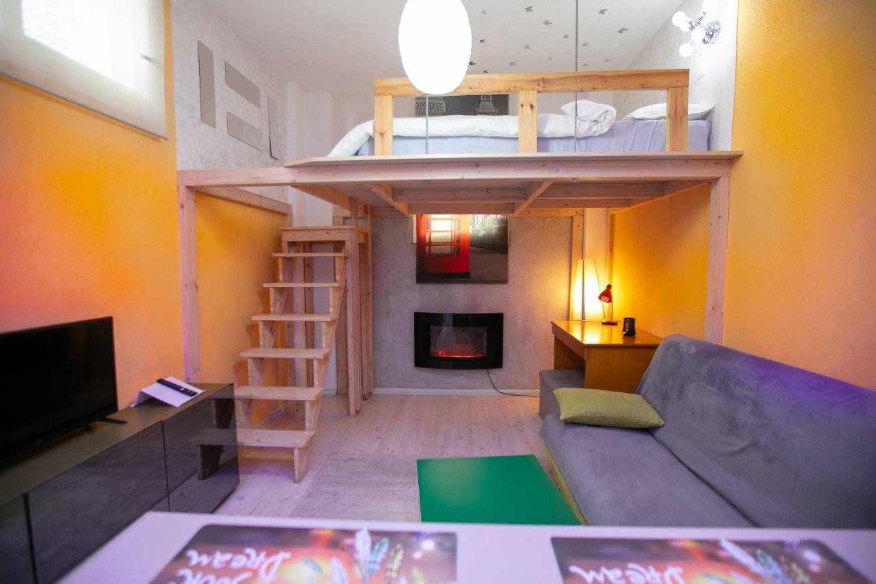 Orange And Blue Studio Downtown 5 Min From White Tower Apartment *