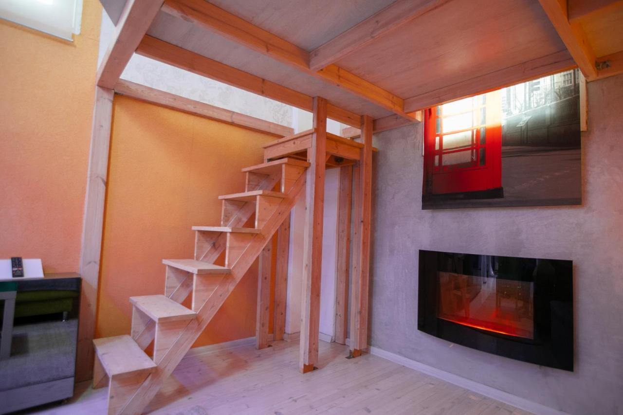 Orange And Blue Studio Downtown 5 Min From White Tower Thessaloniki