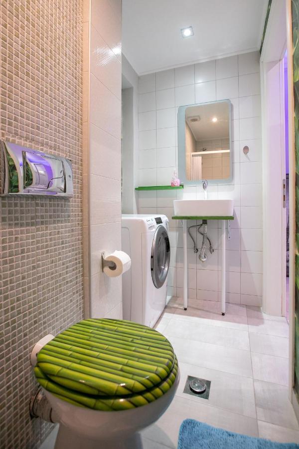 Orange And Blue Studio Downtown 5 Min From White Tower Apartment *