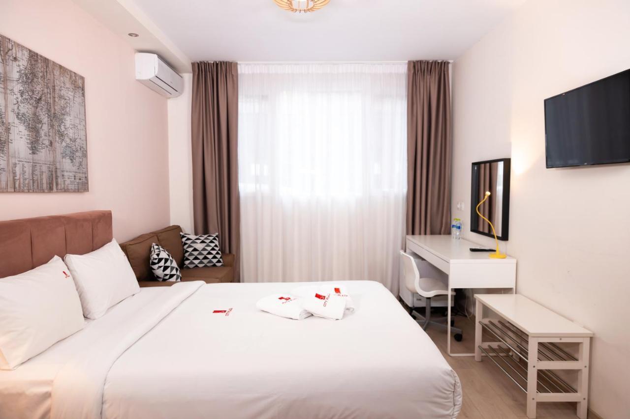 Aparthotel Plaza & 3*