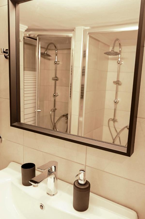 Apartment Center Deluxe *