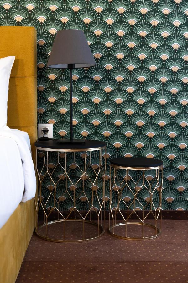Aparthotel Plaza & 3*