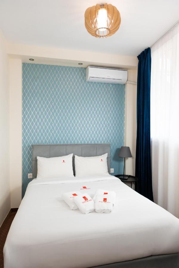 Plaza & Aparthotel 3*