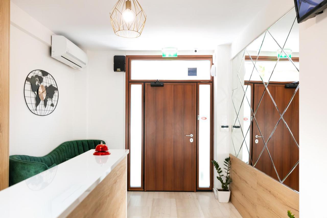 Aparthotel Plaza &