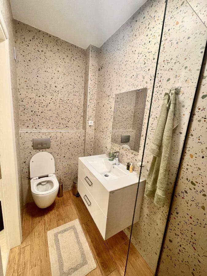 Demetrios Apartment