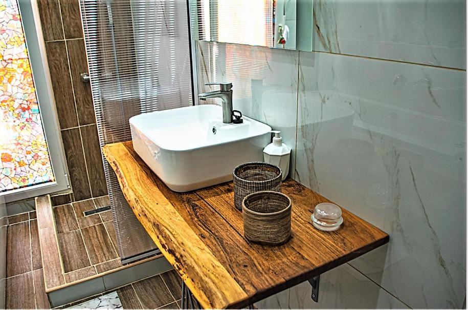Daire Kassandrou Hot Tub-jakuzzi - 2 Bedrooms - Big Balcony - Center Selanik