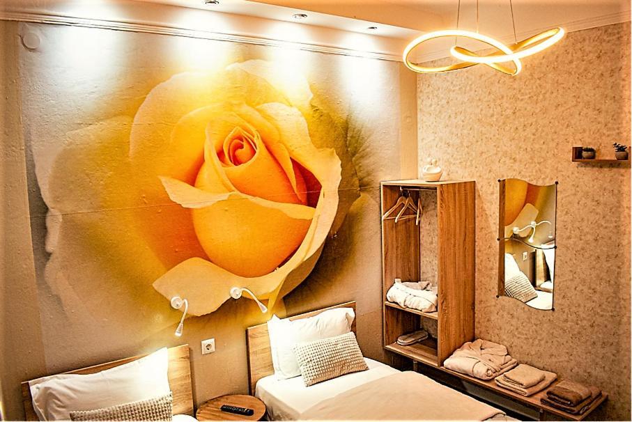 Daire Kassandrou Hot Tub-jakuzzi - 2 Bedrooms - Big Balcony - Center *