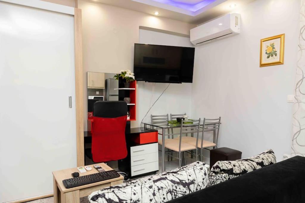 Luxury In Downtown Apartment *