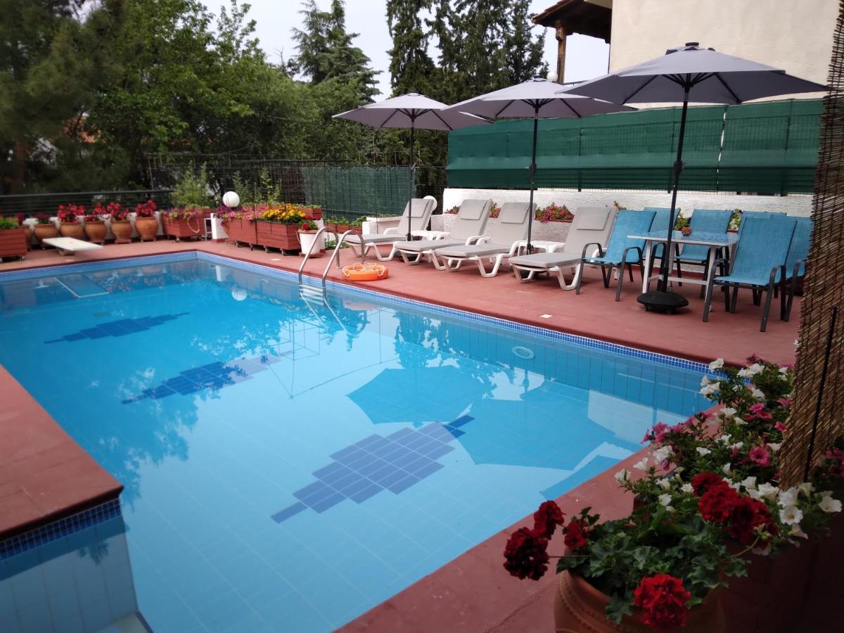 Biệt thự In Panorama, Thessaloniki, With A Swimming Pool. Host: Mr. George Thessaloníki