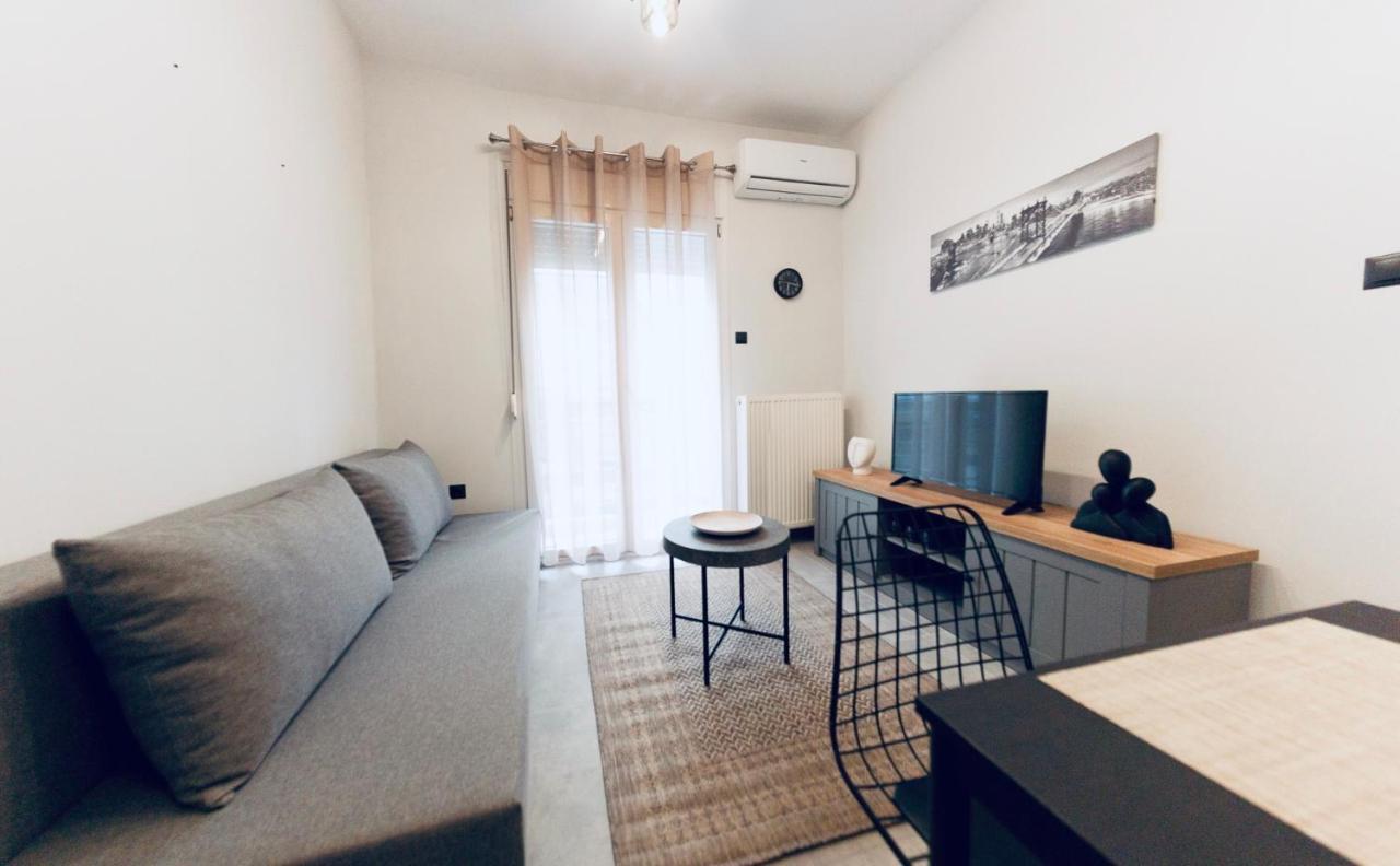 Studio Antigonidon Square A Apartment *