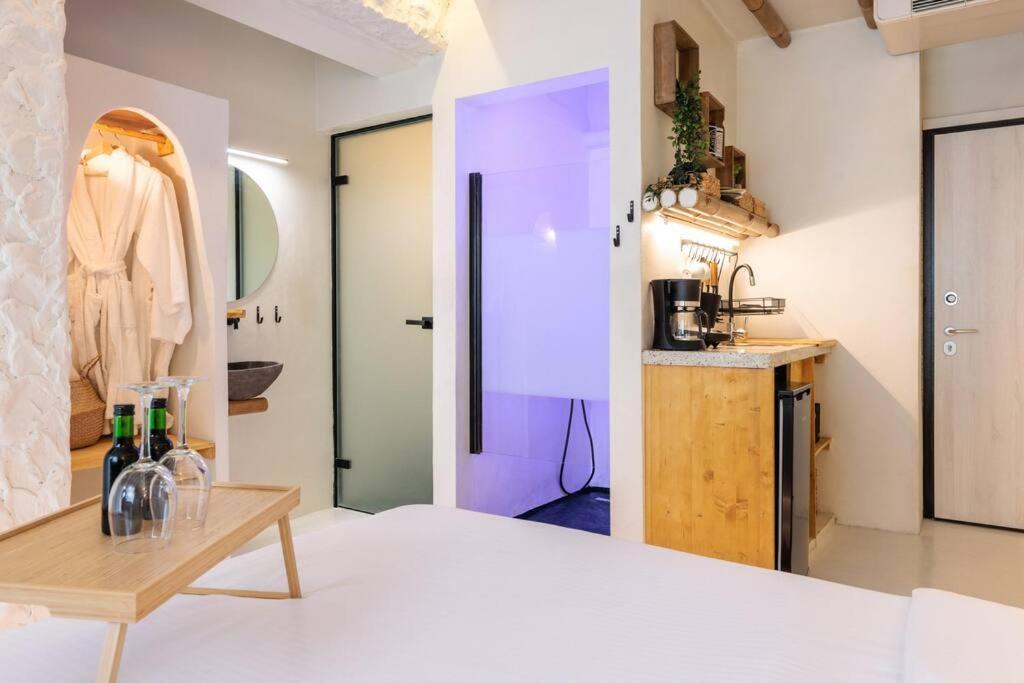 Stylish & Tiny Room-city Center * Thessaloniki