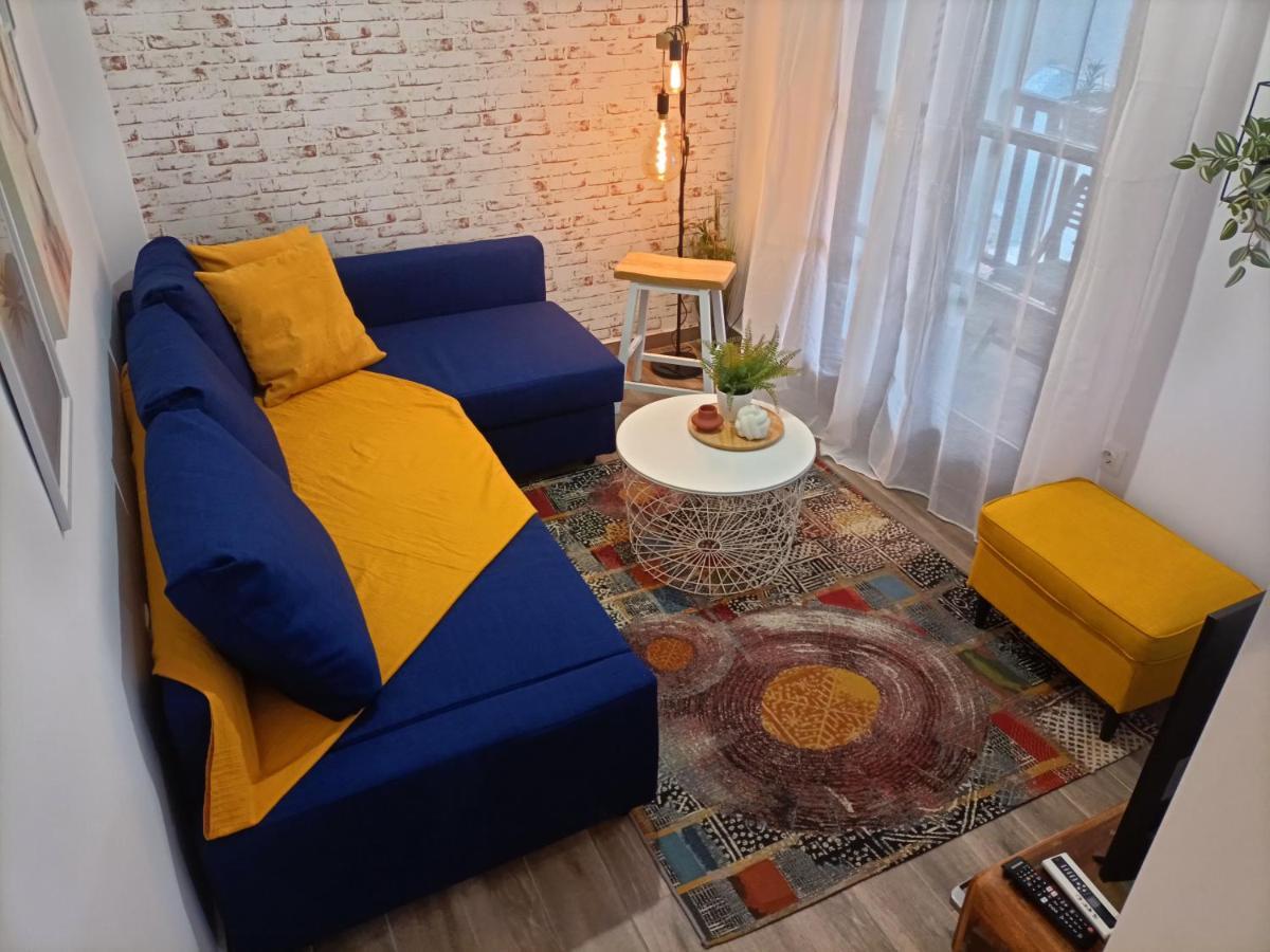 Retro Boutique Apt W Balcony In Historical Area *