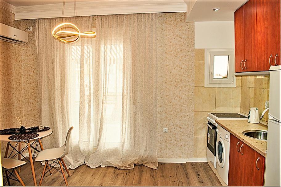 Kassandrou Hot Tub-jakuzzi - 2 Bedrooms - Big Balcony - Center Daire Selanik