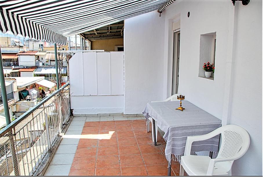 Daire Kassandrou Hot Tub-jakuzzi - 2 Bedrooms - Big Balcony - Center Selanik