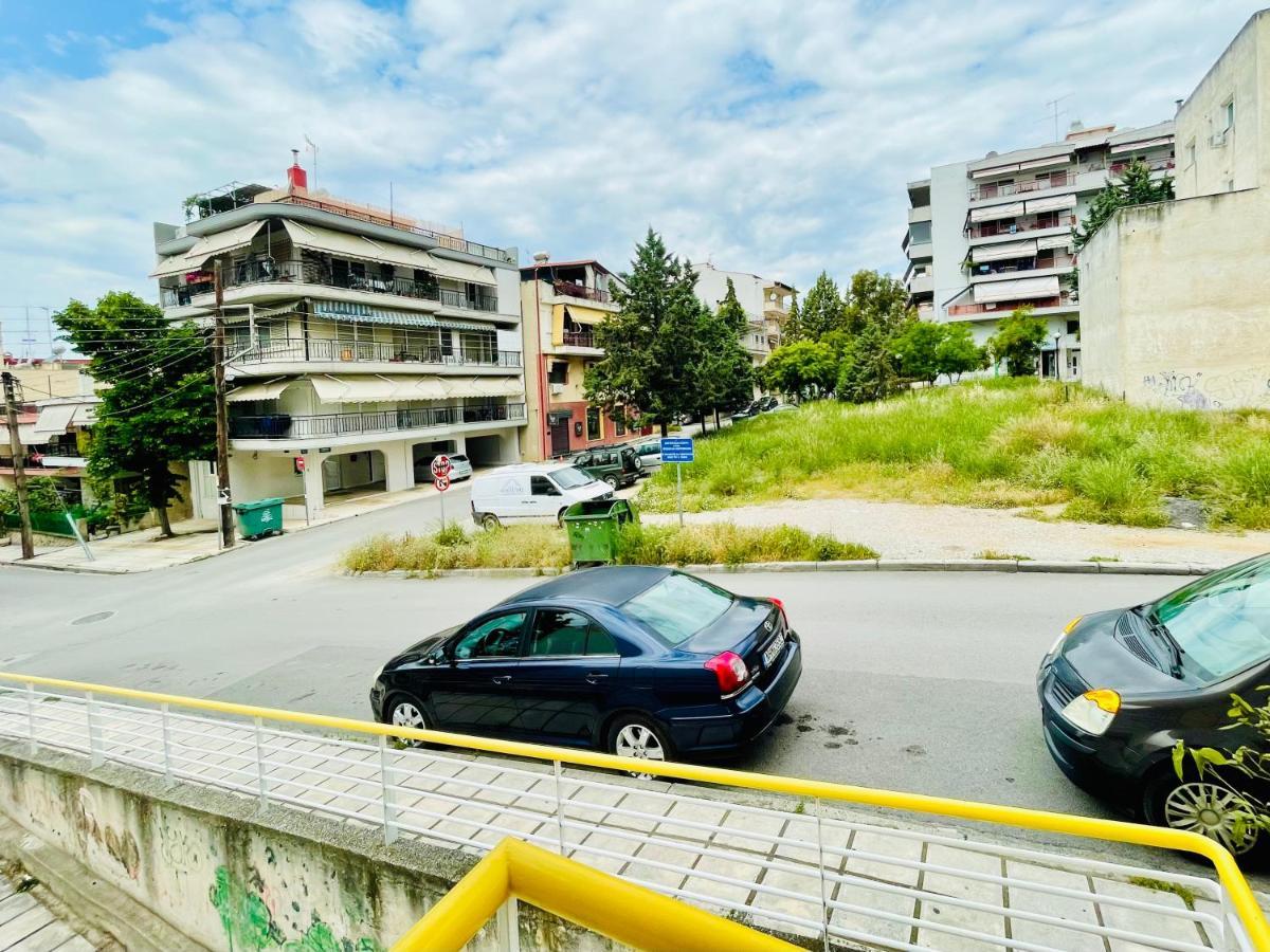 Ithaca: με αυτόνομη είσοδο. Thessaloniki