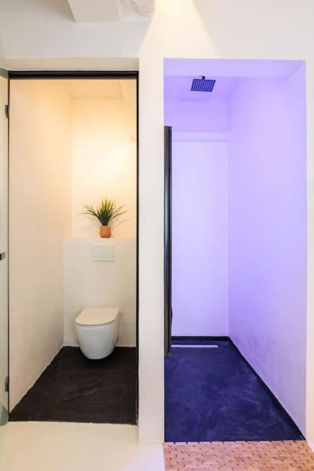Stylish & Tiny Room-city Center Thessaloniki