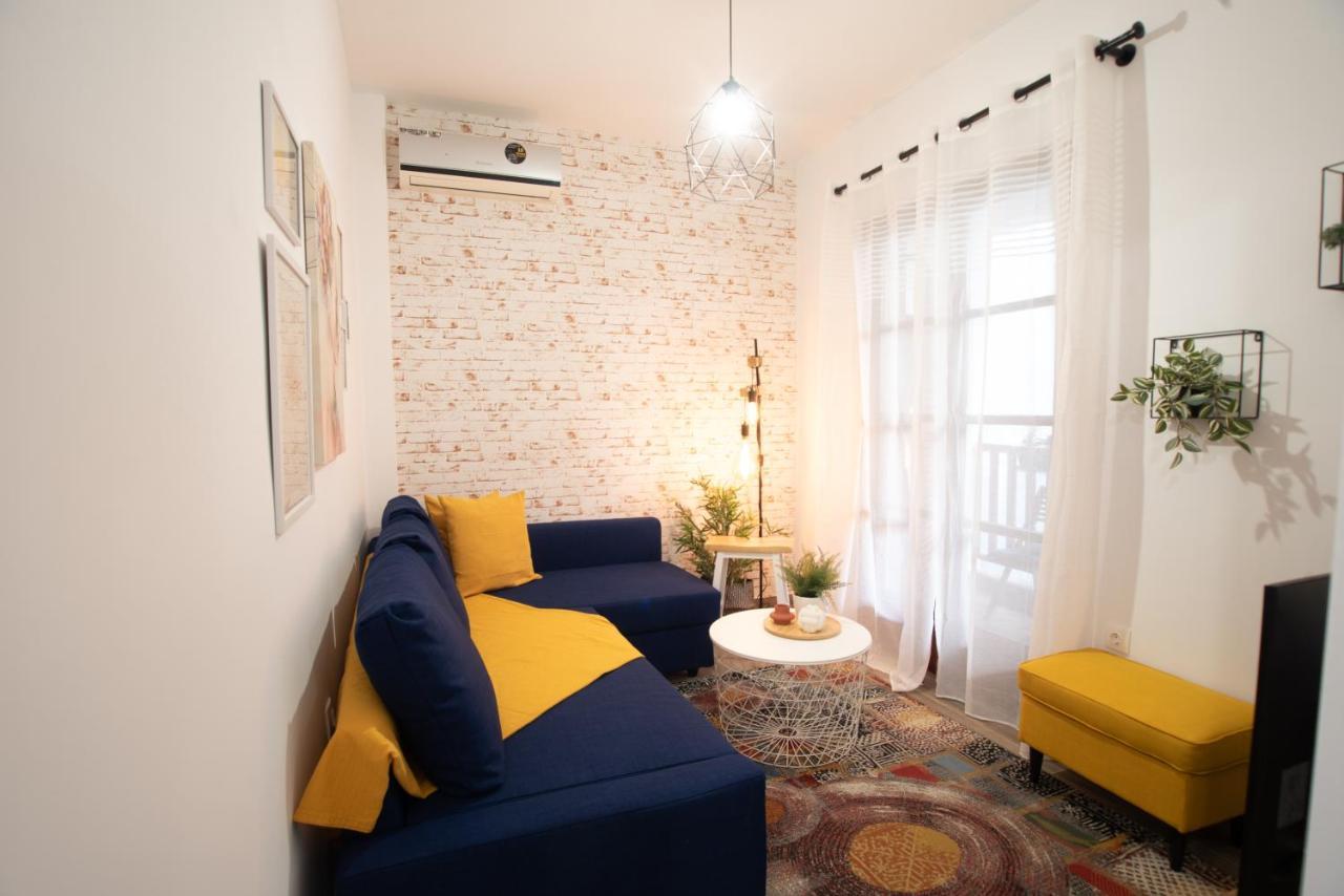 Retro Boutique Apt W Balcony In Historical Area *