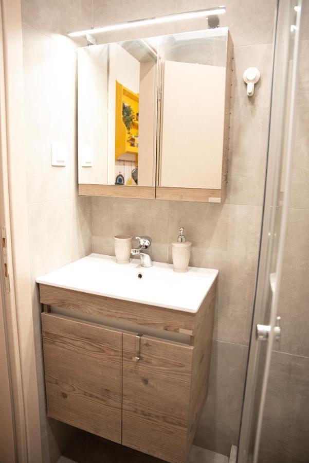 Retro Boutique Apt W Balcony In Historical Area Daire *