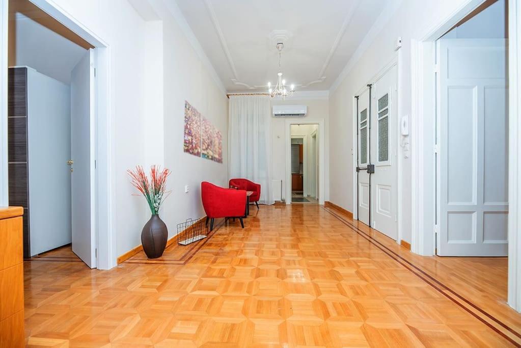 Forum Apartment