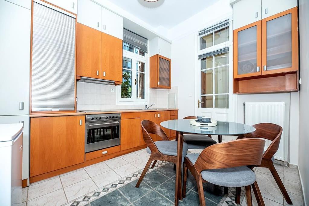 Apartment Forum *