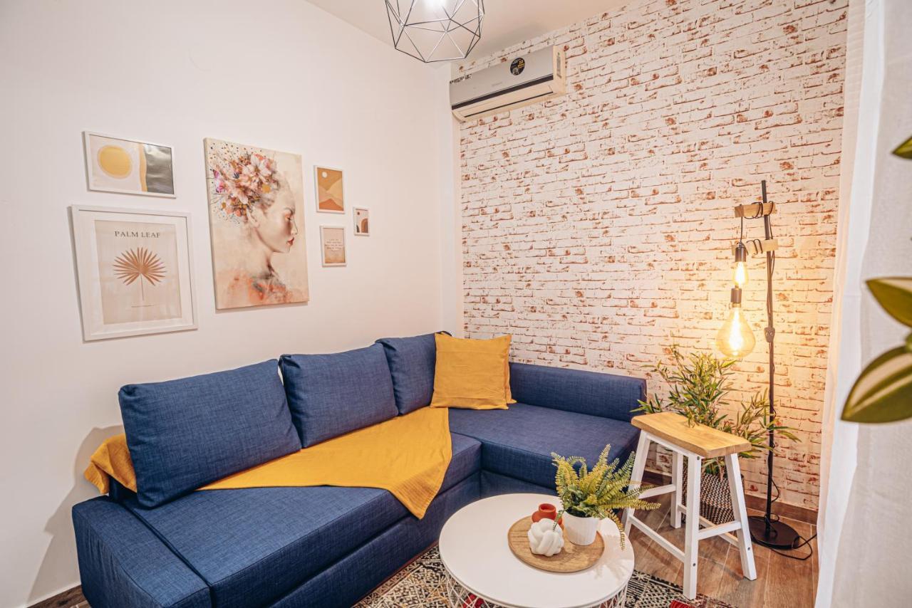 Retro Boutique Apt W Balcony In Historical Area Selanik