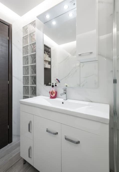 Apartment Luxury, Citycenter, 2bedrooms, Apartment!. *
