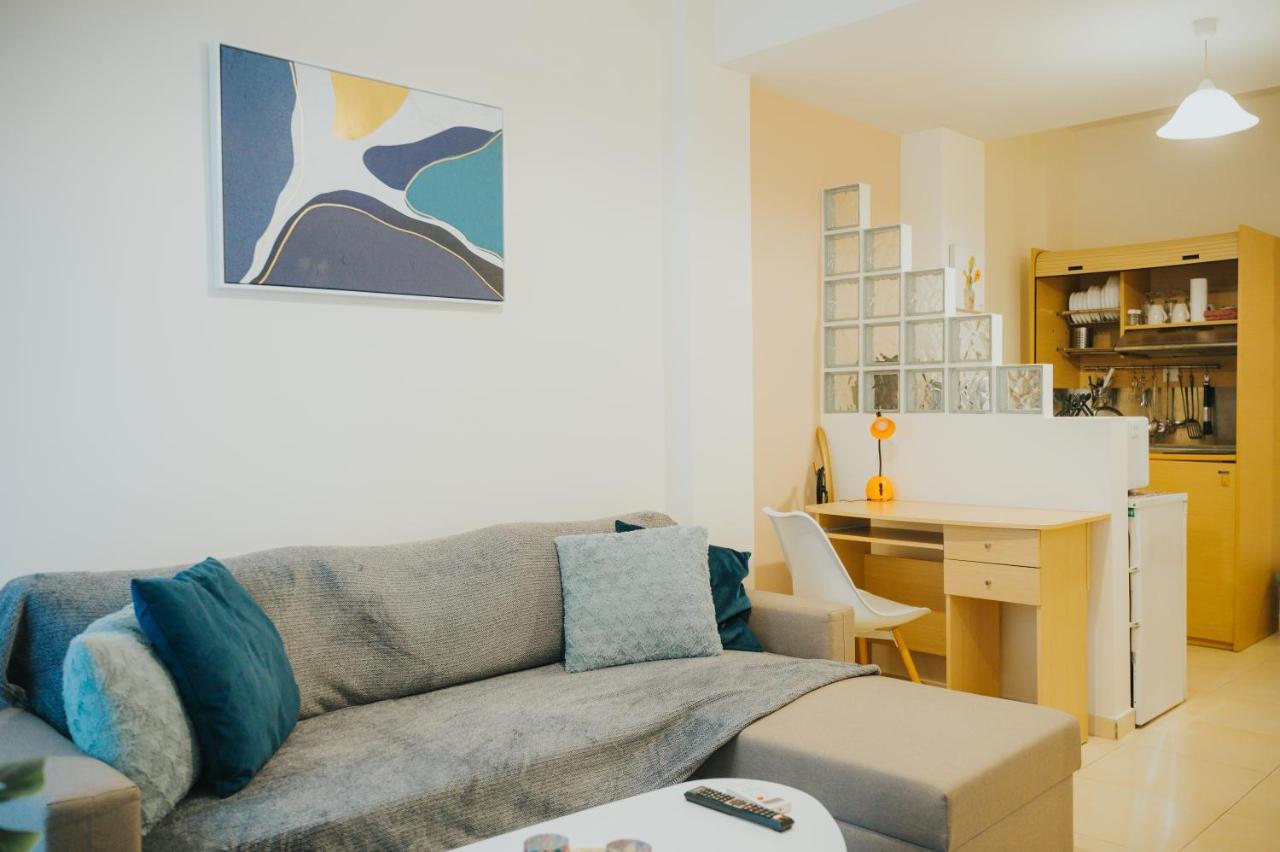 Apartment In The Heart Of 2 *