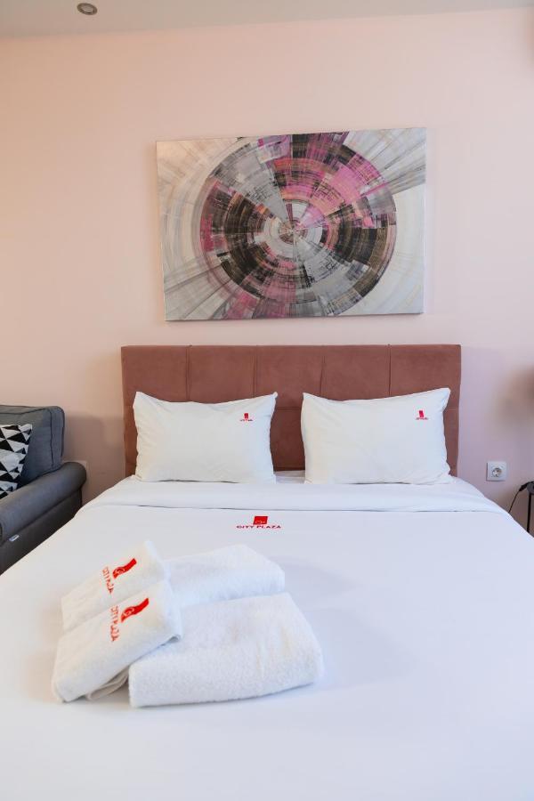 Aparthotel Plaza & 3*