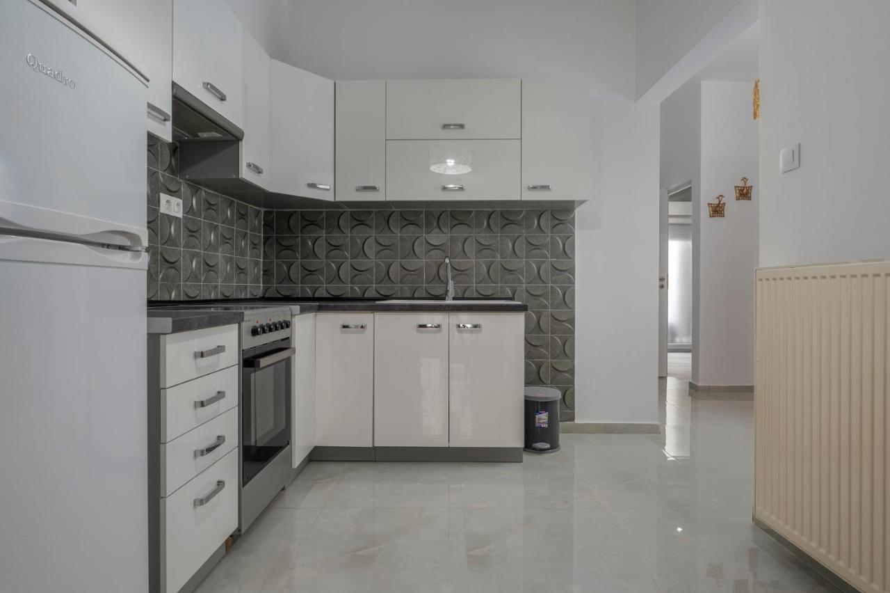 Kosmos Service Center 3 With Additional Cost Parking Thessaloniki