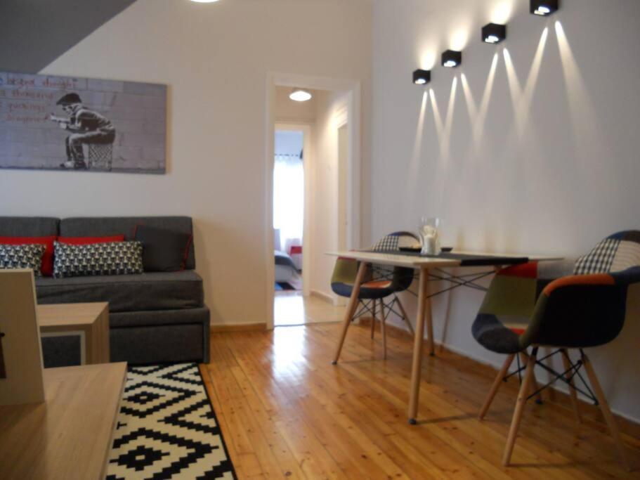 Apartment White Tower Minimal