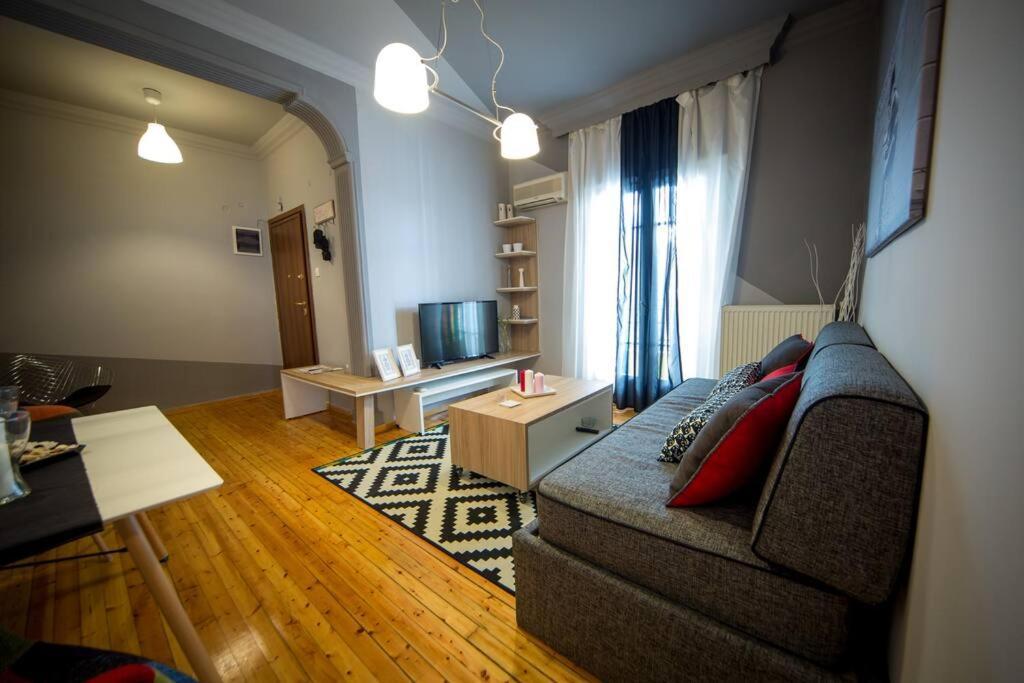 Apartment White Tower Minimal