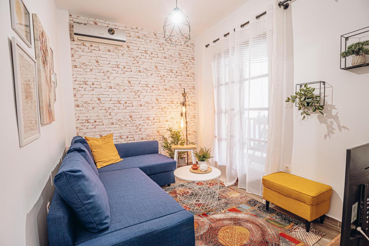 Retro Boutique Apt W Balcony In Historical Area Daire *