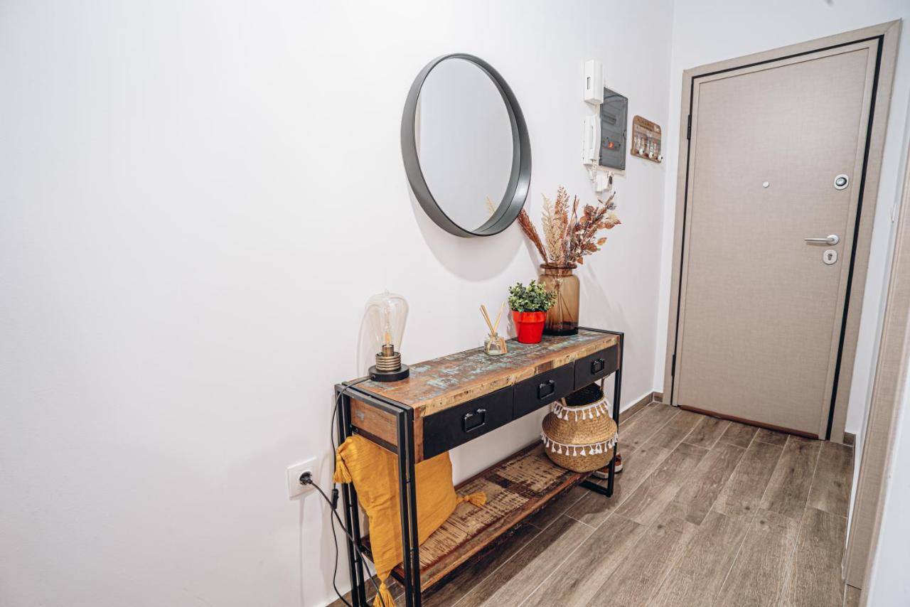 Retro Boutique Apt W Balcony In Historical Area Selanik