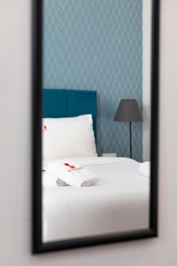Aparthotel Plaza & 3*
