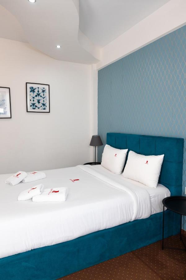 Aparthotel Plaza & 3*