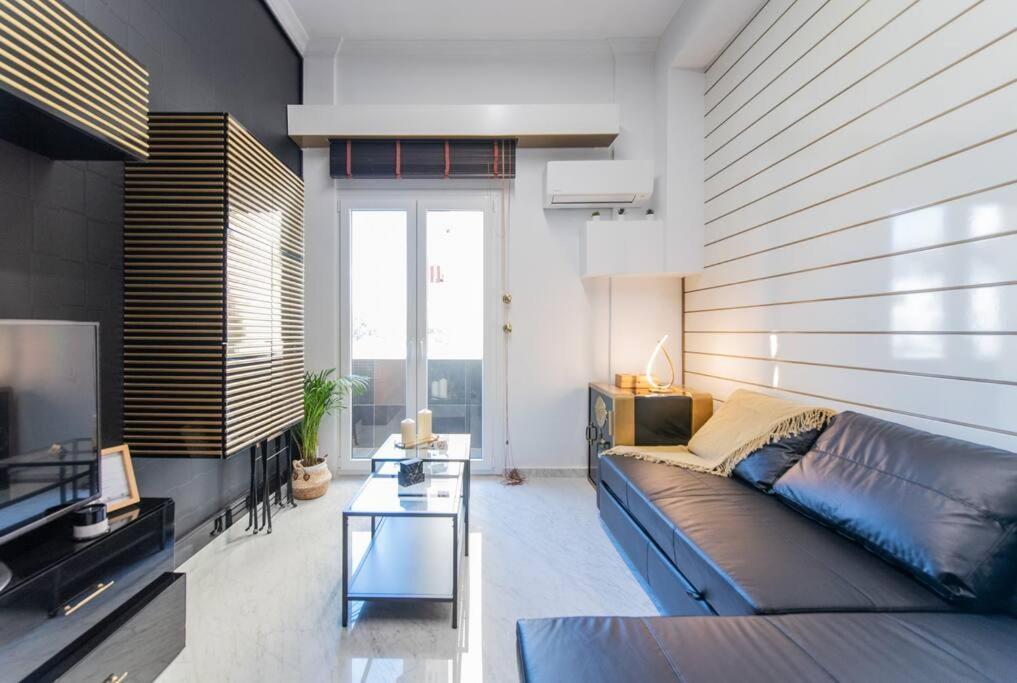 Lotus_aristotelous_loft *