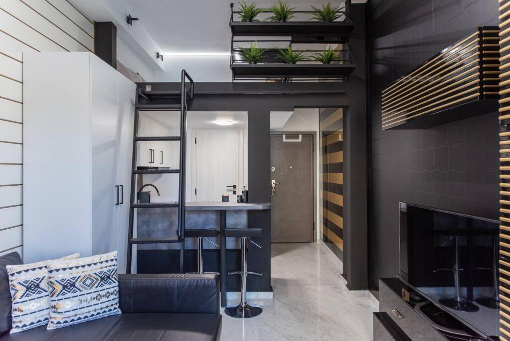 Lotus_aristotelous_loft *