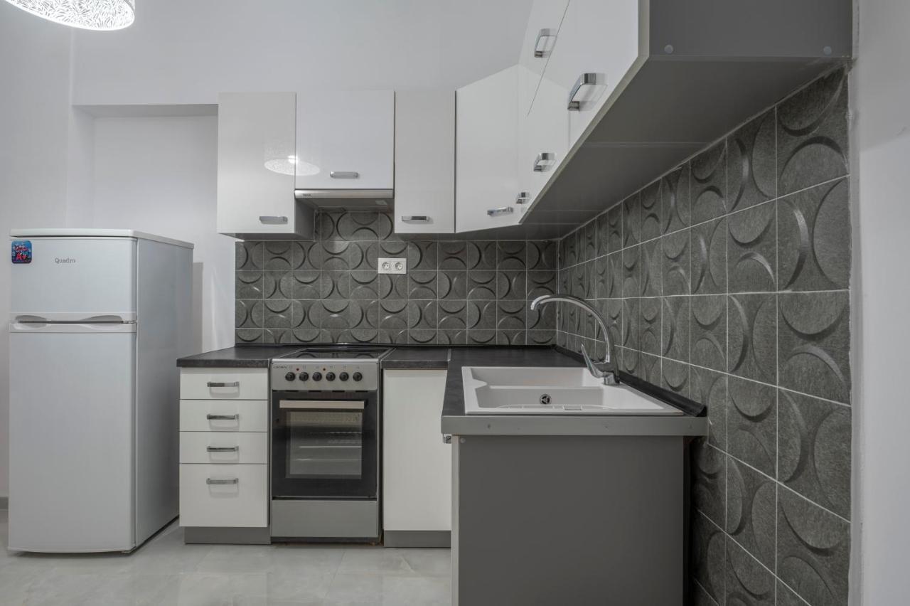 Kosmos Service Center 3 With Additional Cost Parking Thessaloniki